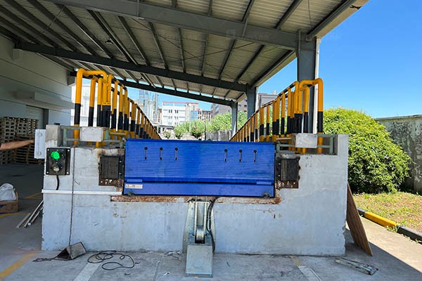 裝卸貨平臺 裝卸貨平臺