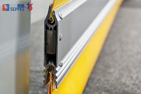 西朗快速門底部配重 西朗快速門底部配重