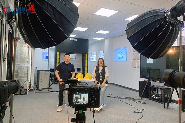 西朗門業董事長楊元嘉接受阿里巴巴國際站采訪現場