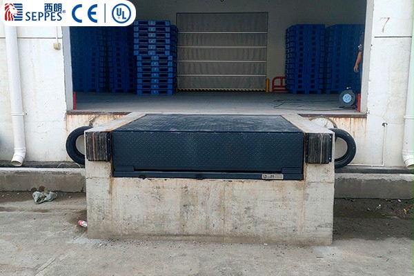 翻板式液壓平臺 翻板式液壓平臺